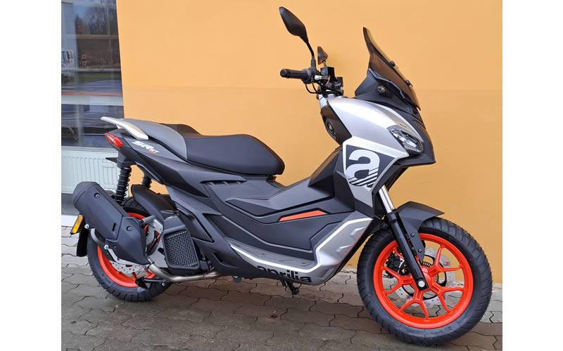 Skútr Aprilia SR GT 125