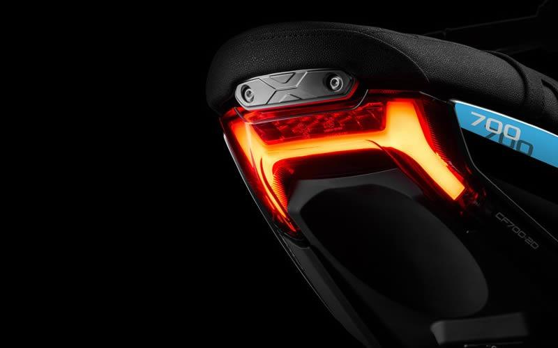 cfmoto 700cl x heritage 2023 zadni svetlo cfmoto 700cl x heritage 2023 zadni svetlo