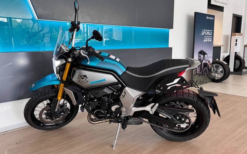 cfmoto 700cl x adventure bocni levy pohled