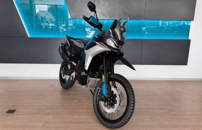 cfmoto mt x zprava zpredu