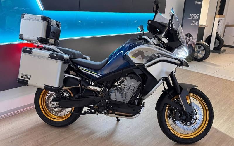 cfmotomt touring bocni pohled