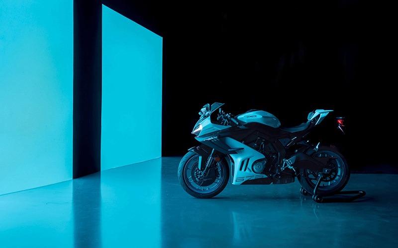 cfmotosr r bocni pohled cfmotosr r bocni pohled