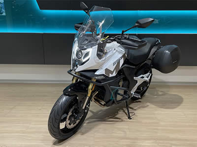 CFMoto 650 MT Premium